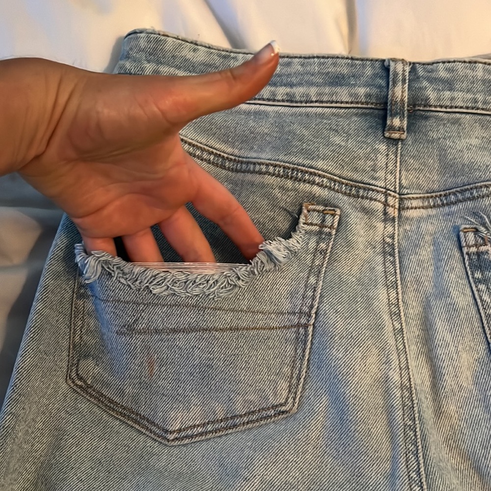 American Eagle Light Wash Jean Bundle - image 7